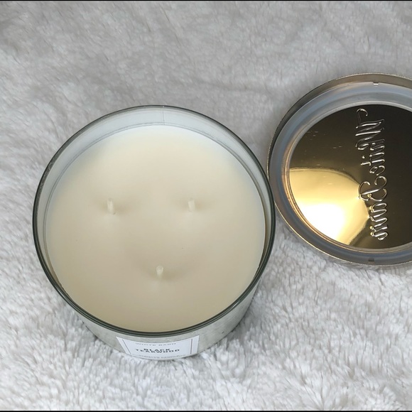 Bath & Bodyworks White Barn Black Teakwood 3-Wick Candle (Never Been Used) - Picture 2 of 2